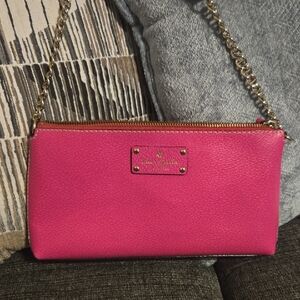 Kate Spade New York Byrd Wellesley fuchsia leather chain bag with gold hardware